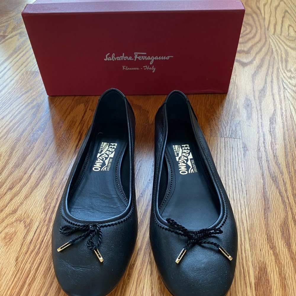 Salvatore Ferragamo leather flats